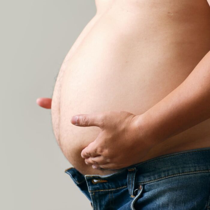 Ventre gonflé énorme